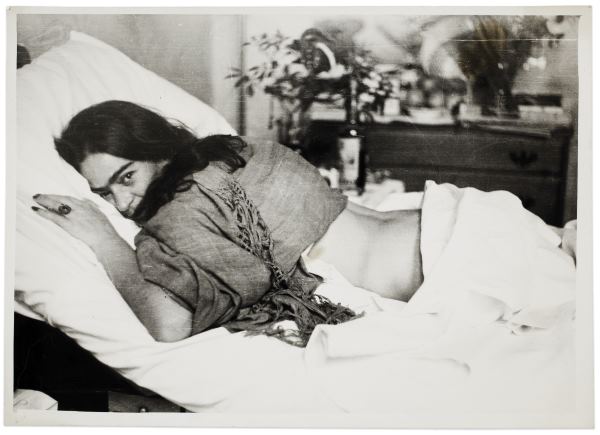 Frida de barriga para baixo por Nickolas Muray 1946 Museu Frida Kahlo