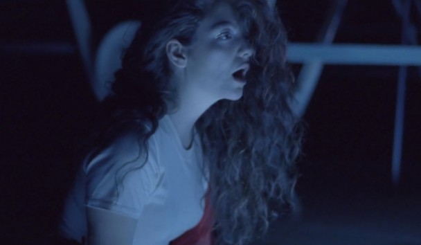 Lorde divulga 'Yellow Flicker Beat', canção para o novo 'Jogos Vorazes