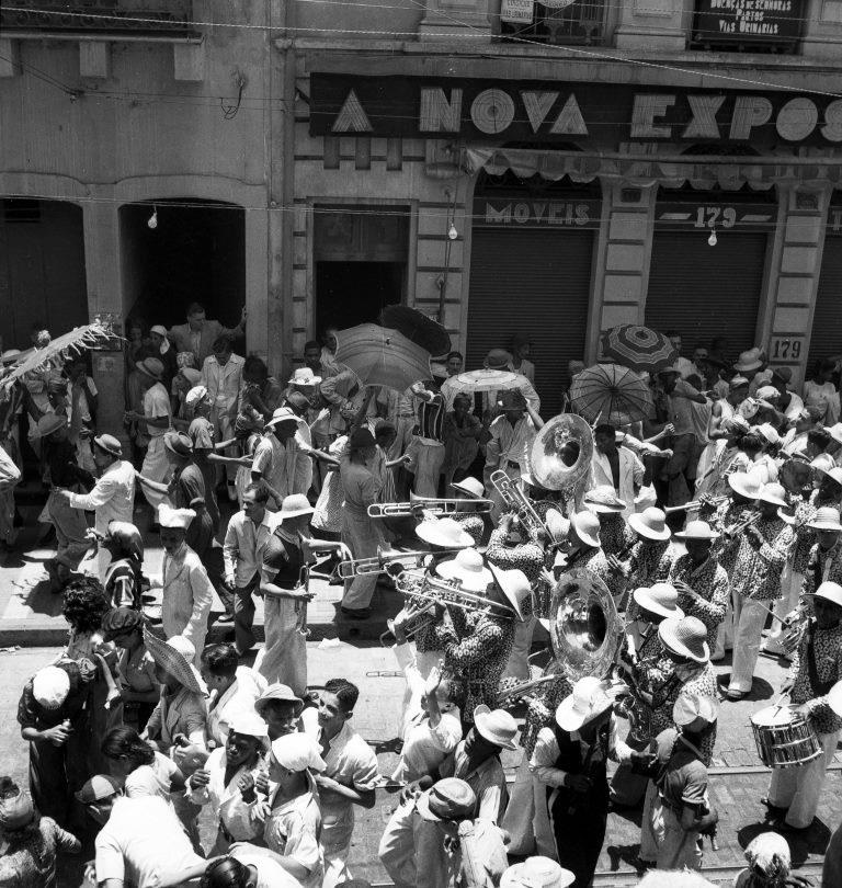 05412 Carnaval de 1944 Orquestra de troça foto Alexandre Berzin