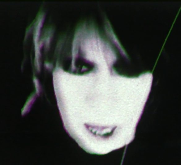 The Pretenders clipe The Buzz 3