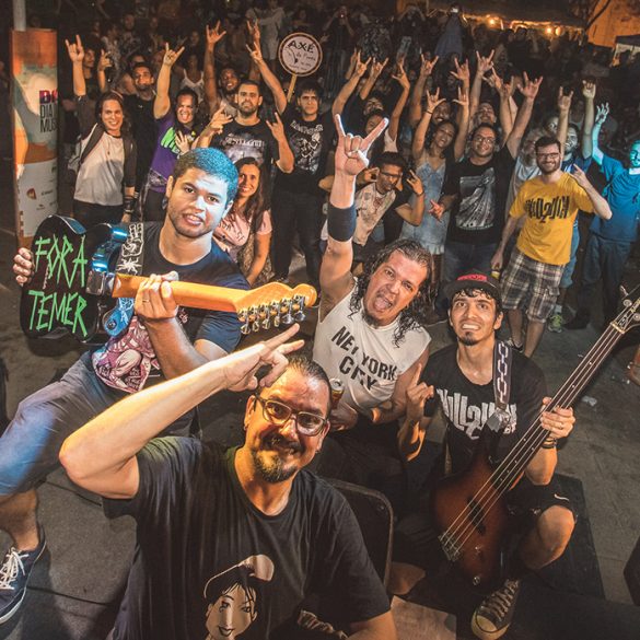 Festival Rock Na Calcada na Rua da Moeda Foto Qorpo Musical