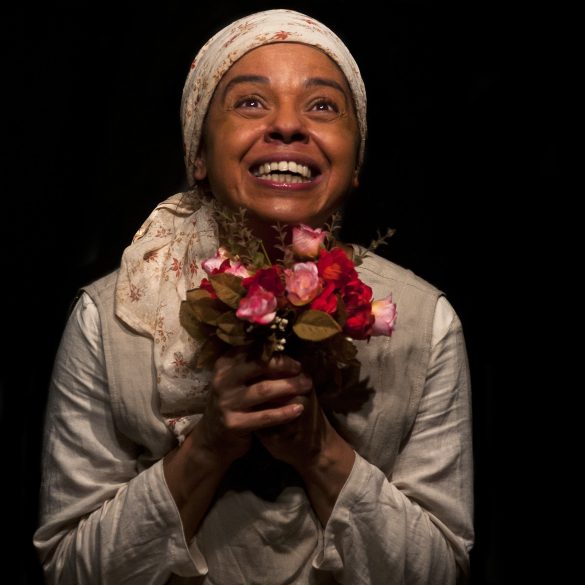 Peca Carolina Maria de Jesus Diario de Bitita. Atriz Andreia Ribeiro. Foto Dalton Valerio. 2 1