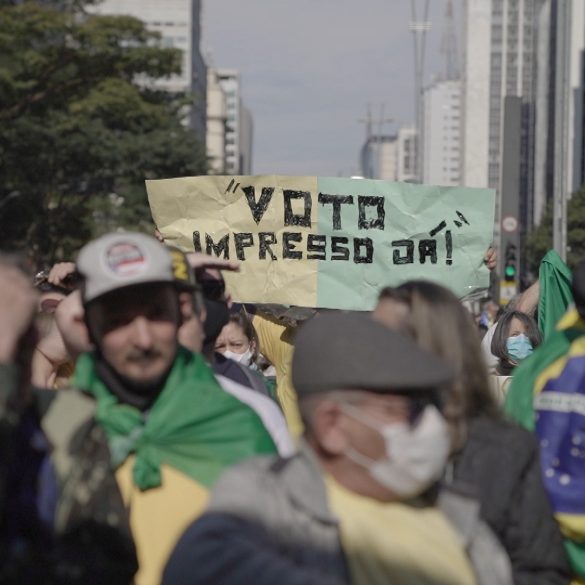cena do documentario extremistasbr do globoplay 1673373411599 v2 1x1