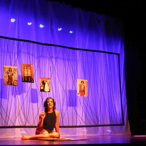 2 Adriana Birolli em Nao