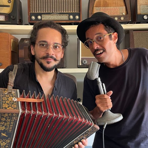 Tine e Thiado Rad Radio da Minha Cabeca Foto de Nattany de Paula Divulgacao 1 scaled e1687449562611