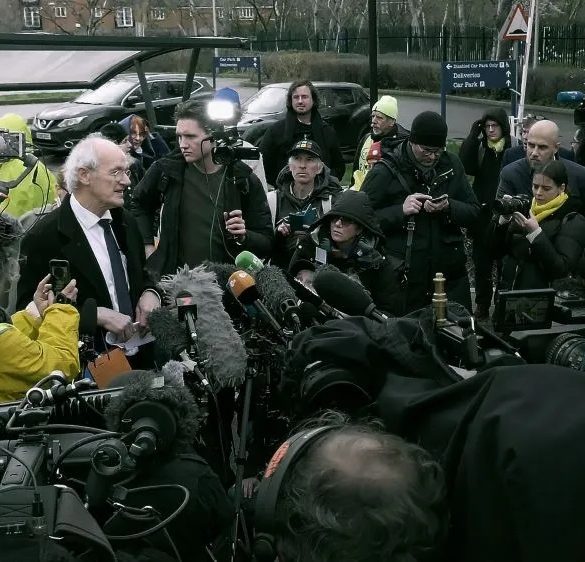 ITHAKA – A LUTA DE ASSANGE 01