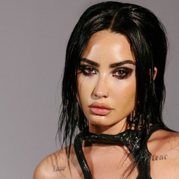 demi lovate angelo kritikos divulgacao