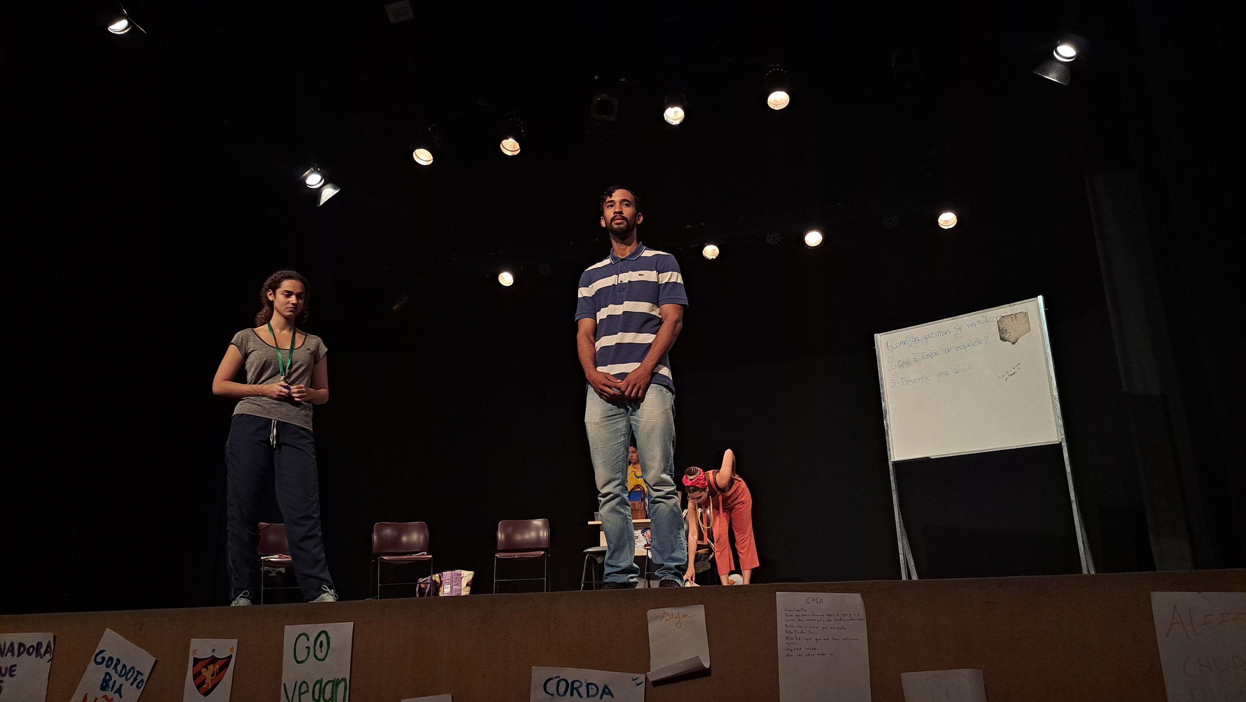 UFPE recebe espetáculo Conselho de Classe protagonizado por alunos do curso  de Teatro - Revista O Grito! — Jornalismo cultural que fala de tudo, image size:2560x1442