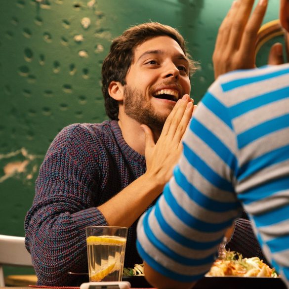 13 sentimentos do diretor de hoje eu quero voltar sozinho estreia nos cinemas foto divulgacaothi santos