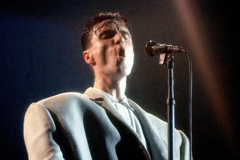 stop making sense filme concerto do talking heads ganha cartaz brasileiro confira