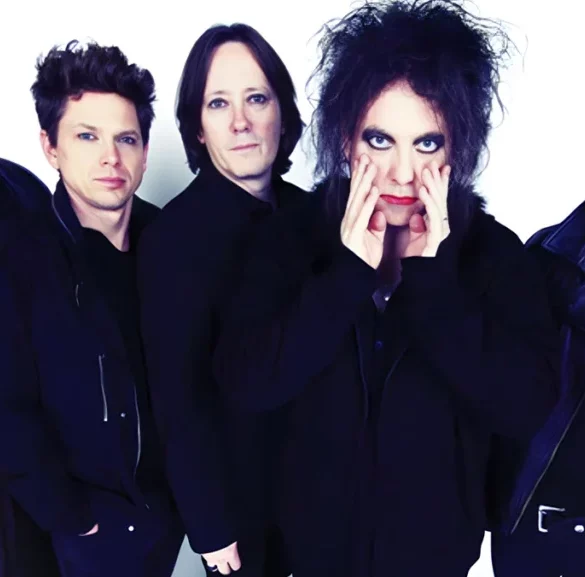 The Cure Robert Smith 2010s Far Out Magazine e1727127877787 1024x577 1