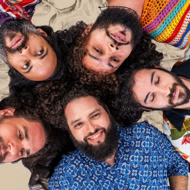 Foto Leandro Lima credito Festival Lula Cortes recebe a banda Anjo Gabriel que interpreta Paebiru juntamente com um cine concerto ao vivo