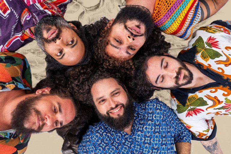 Foto Leandro Lima credito Festival Lula Cortes recebe a banda Anjo Gabriel que interpreta Paebiru juntamente com um cine concerto ao vivo