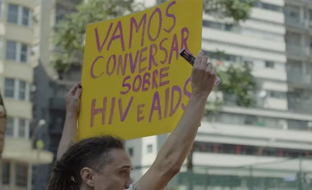 filme deus tem aids fabio leal gustavo vinagre